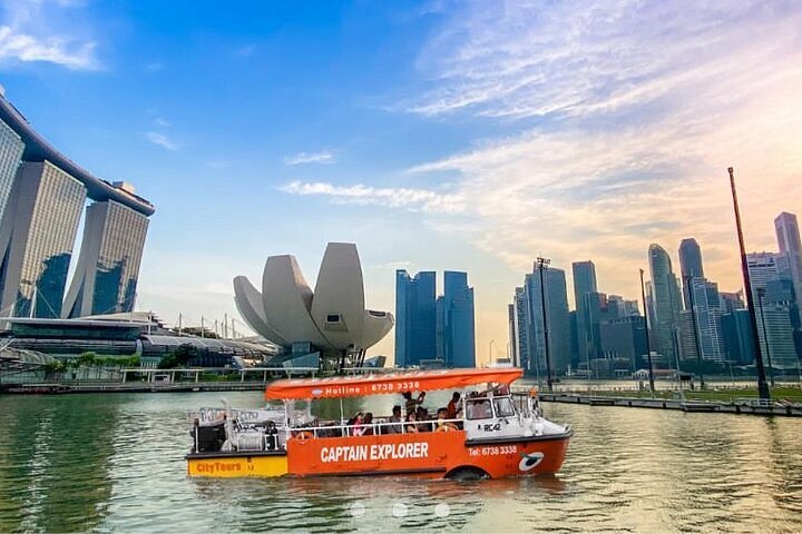 Captain Explorer DUKW Tour With Singapore Flyer Ride